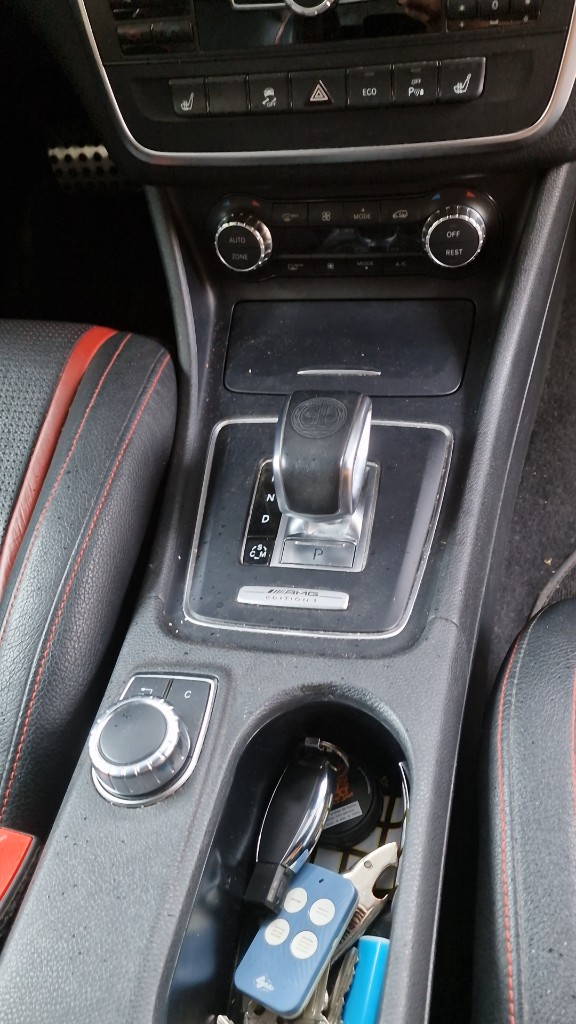 Avant nettoyage console AMG